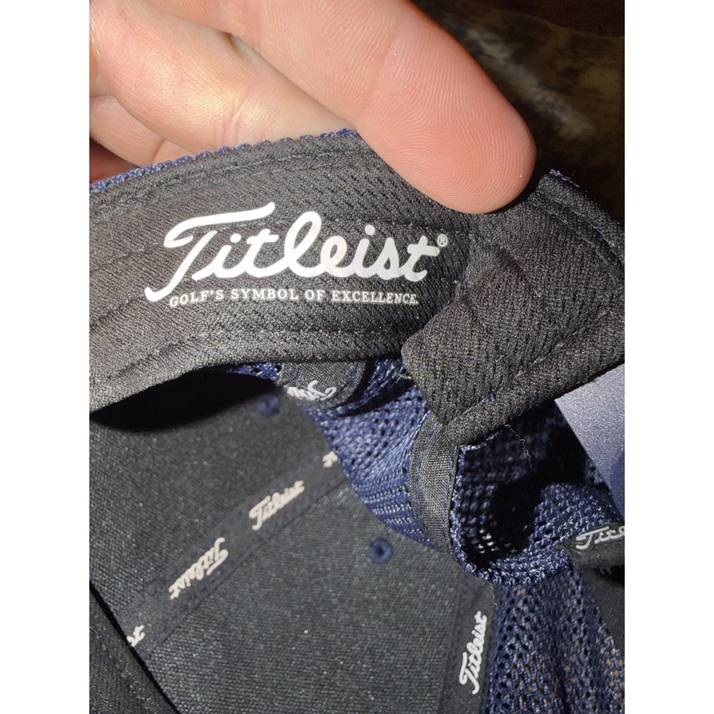 Titleist Golf Hat Adjustable Strapback Navy Blue and White, New - Picture 4 of 6